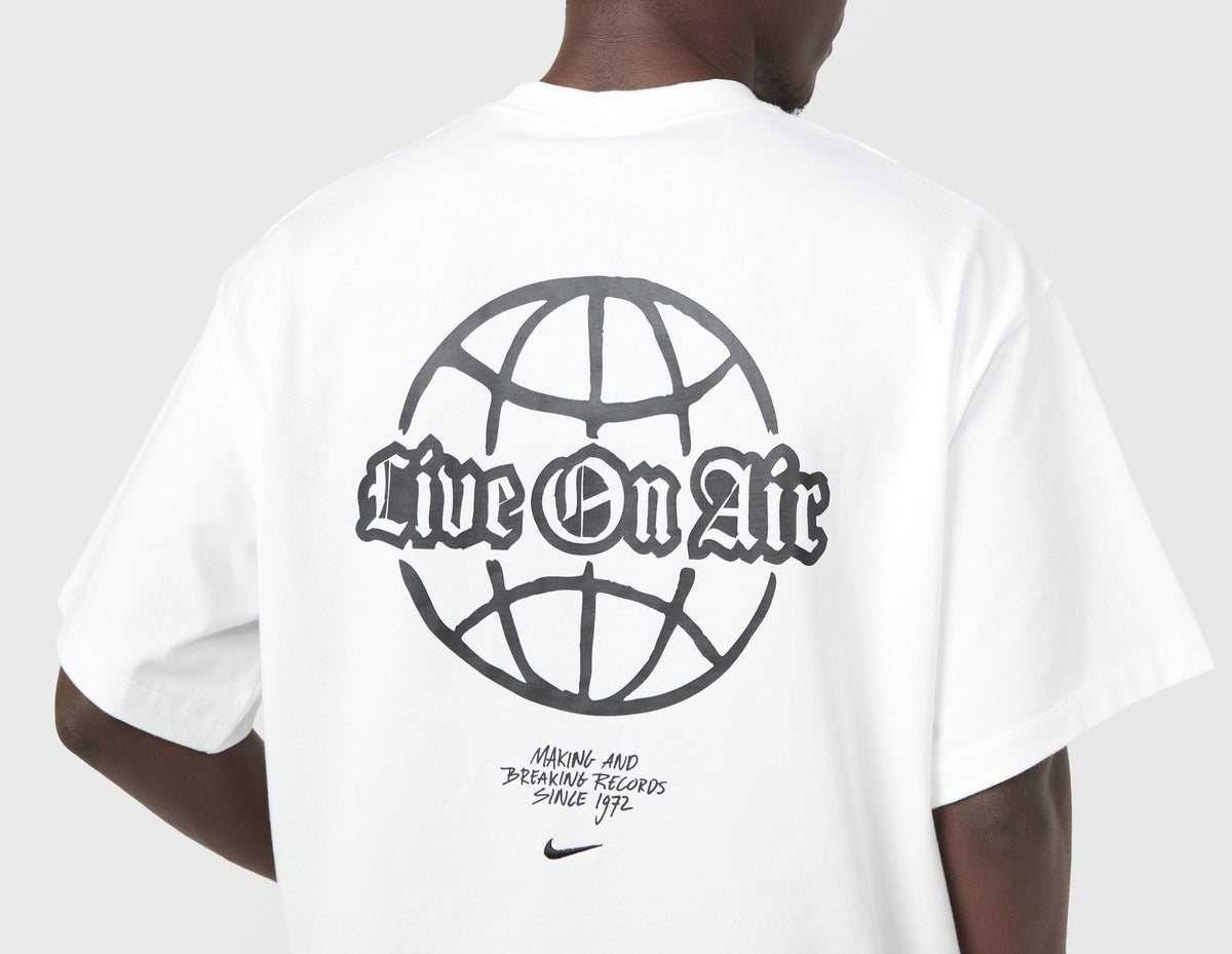 Nike Solo Swoosh Graphic T-Shirt