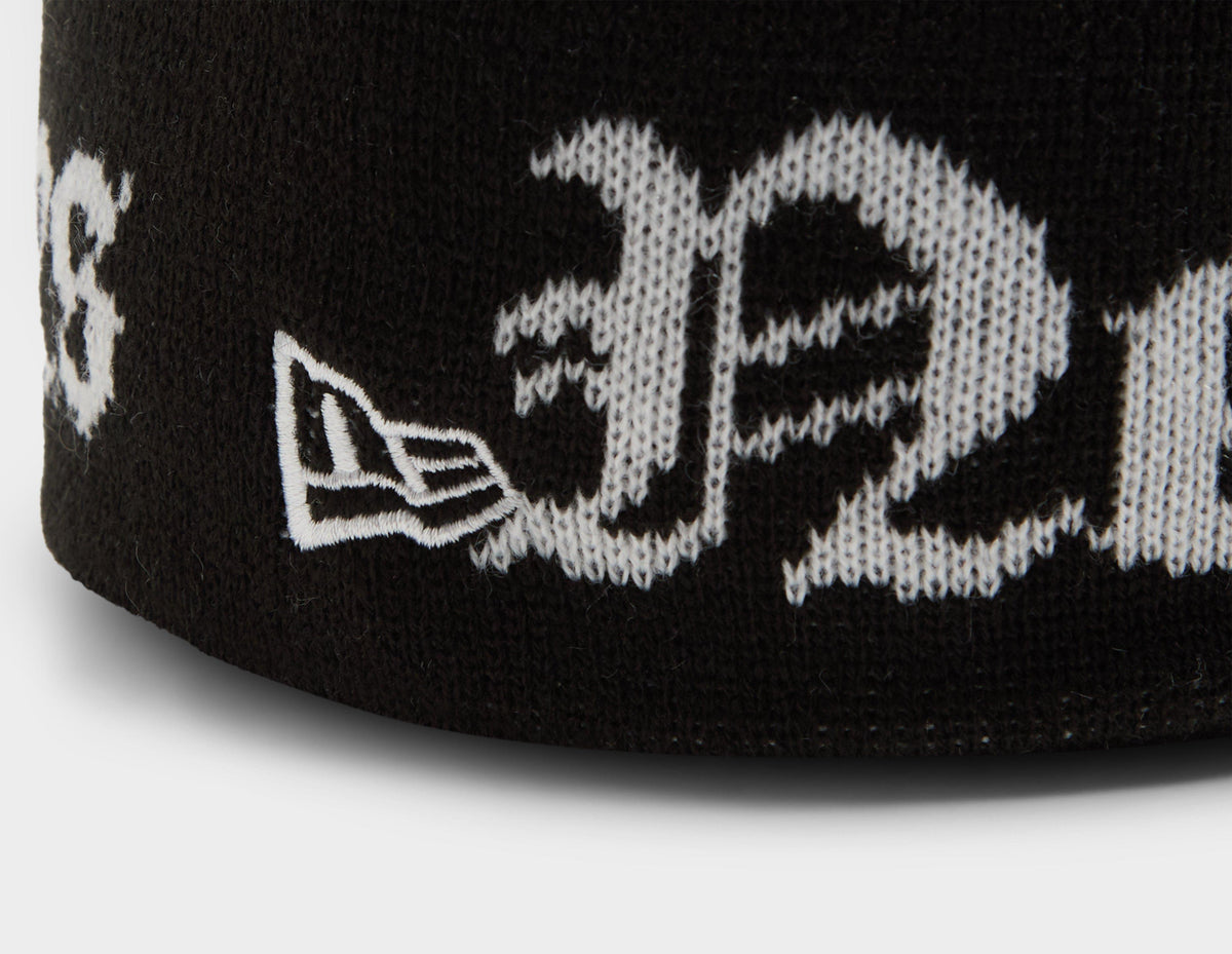 New Era New York Yankees MLB Script Skull Knit Beanie