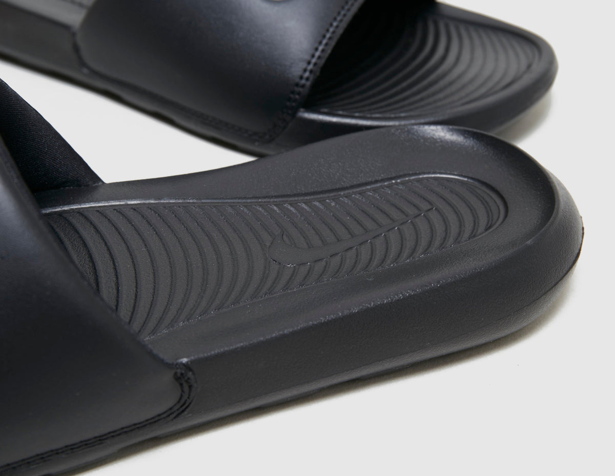 Nike Victori Slides
