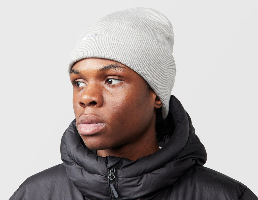 Nike Peak Swoosh Beanie