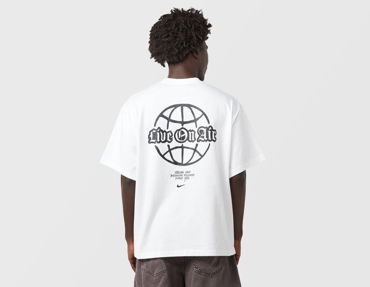 Nike Solo Swoosh Graphic T-Shirt